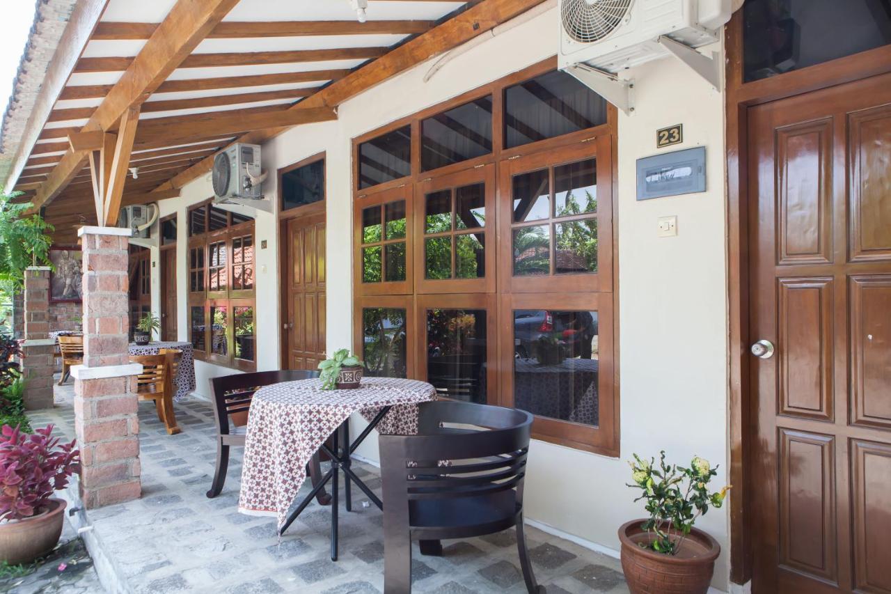 Reddoorz Plus Near Mall Roxy Banyuwangi Banyuwangi  Exteriör bild