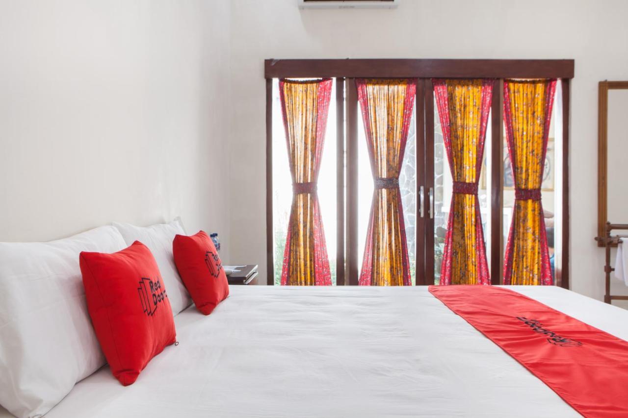 Reddoorz Plus Near Mall Roxy Banyuwangi Banyuwangi  Exteriör bild