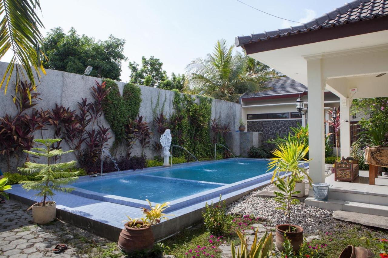 Reddoorz Plus Near Mall Roxy Banyuwangi Banyuwangi  Exteriör bild